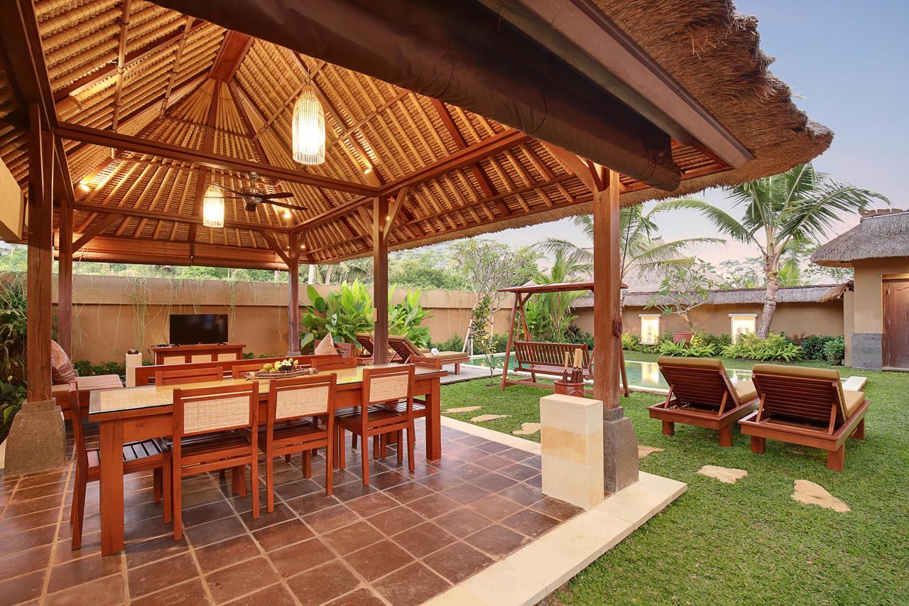 Ubud Nyuh Bali Resort & Spa Exterior foto A villa at the resort